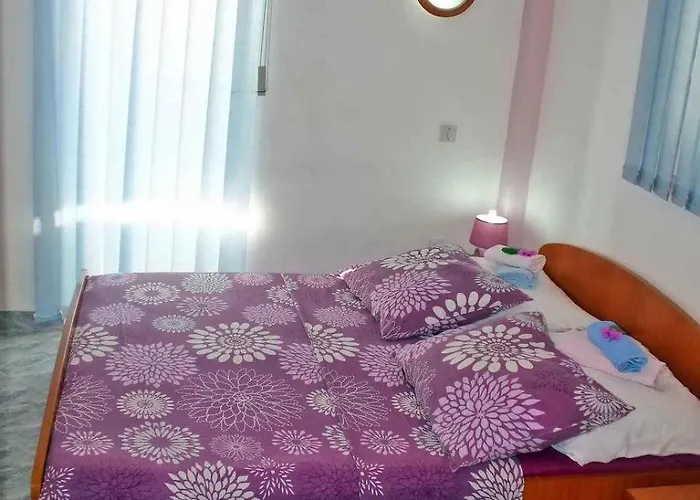 In 43529 Daire Komarna