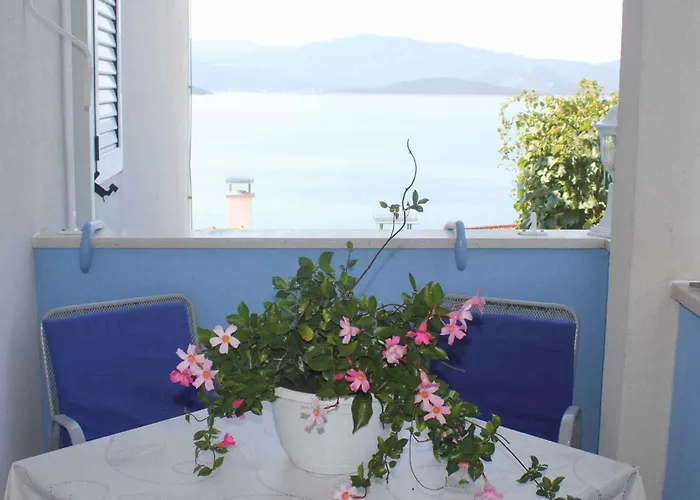 In 43529 Daire Komarna